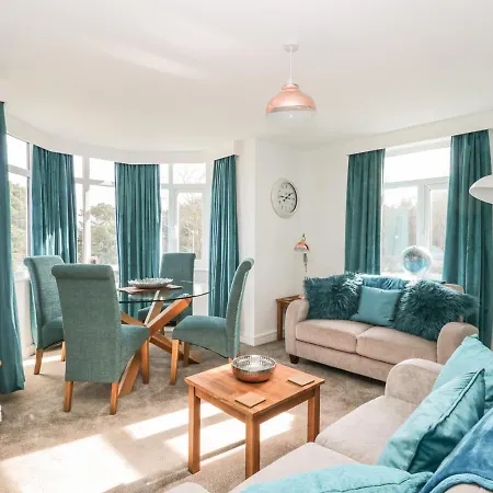 Апартаменты Manor Heath 3 *